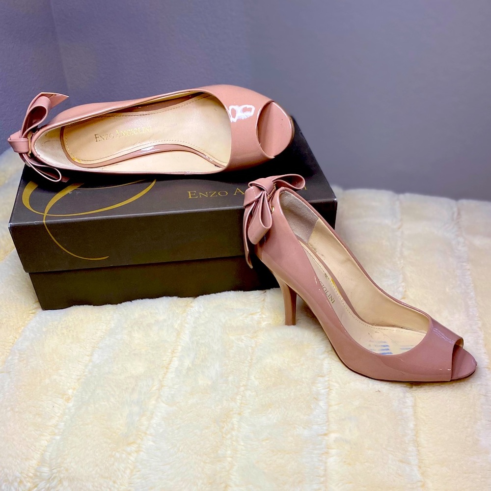 Enzo Angiolini BowTie Pump